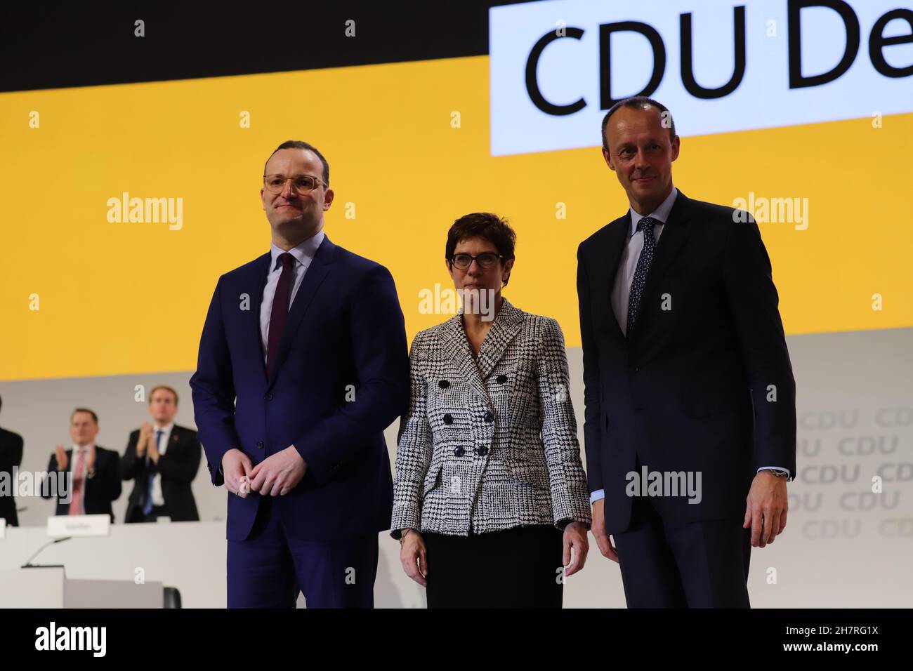 Friedrich Merz Kandidat für den CDU-Parteivorsitz auf dem Bundesparteitag der CDU 2018 in Hamburg Zusammen mit der später gewählten Annegret Kramp-Karrenbauer und dem unterlegenen Jens Spahn Stock Photo