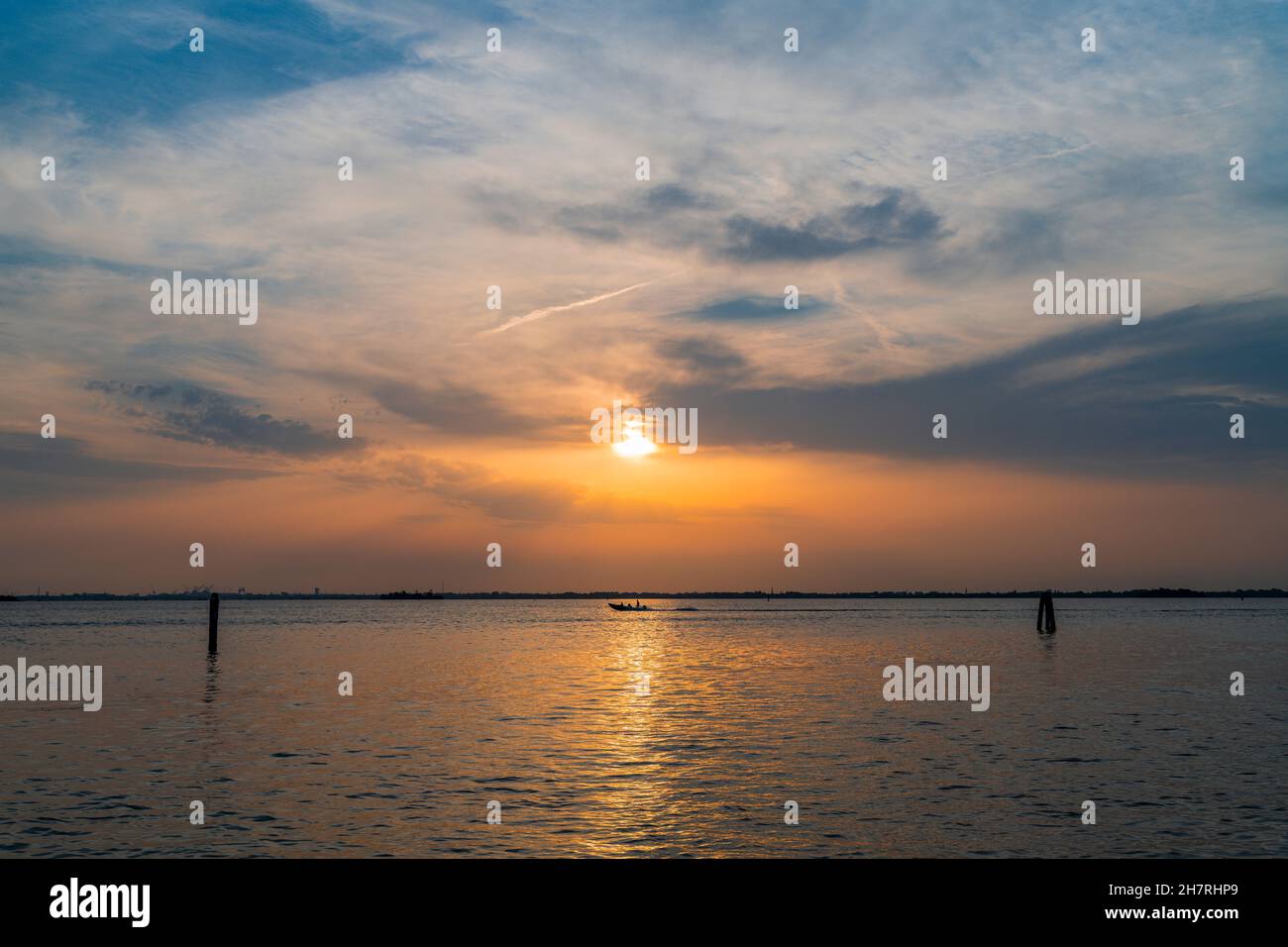 Sunset in the Venice Lagoon. magic Stock Photo - Alamy