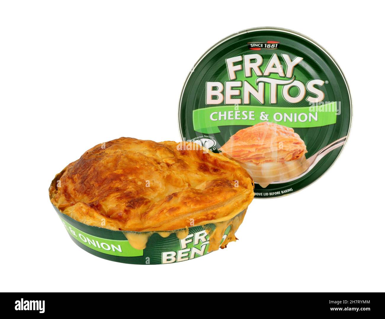 https://c8.alamy.com/comp/2H7RYMM/fray-bentos-cooked-tinned-cheese-and-onion-pie-with-puff-pastry-2H7RYMM.jpg