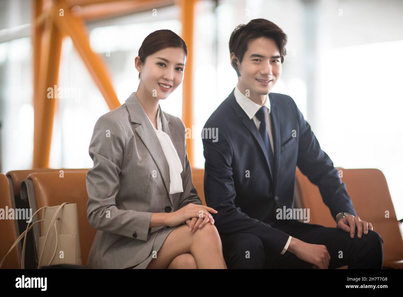 Chinese business people waiting in hi-res stock photography and images ...