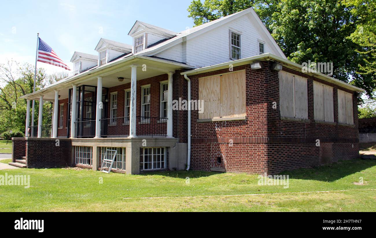 Abandoned house in the Personnel Residential Section of Fort Wadsworth