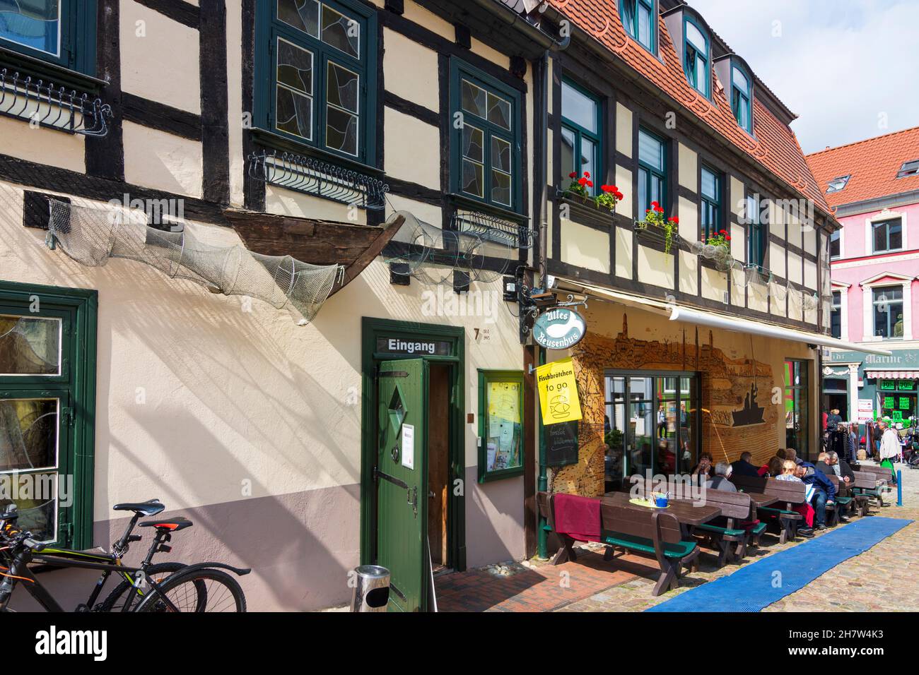 Waren (Müritz): restaurant Altes Reusenhus in Mecklenburgische Seenplatte, Mecklenburg Lake Plateau, Mecklenburg-Vorpommern, Germany Stock Photo