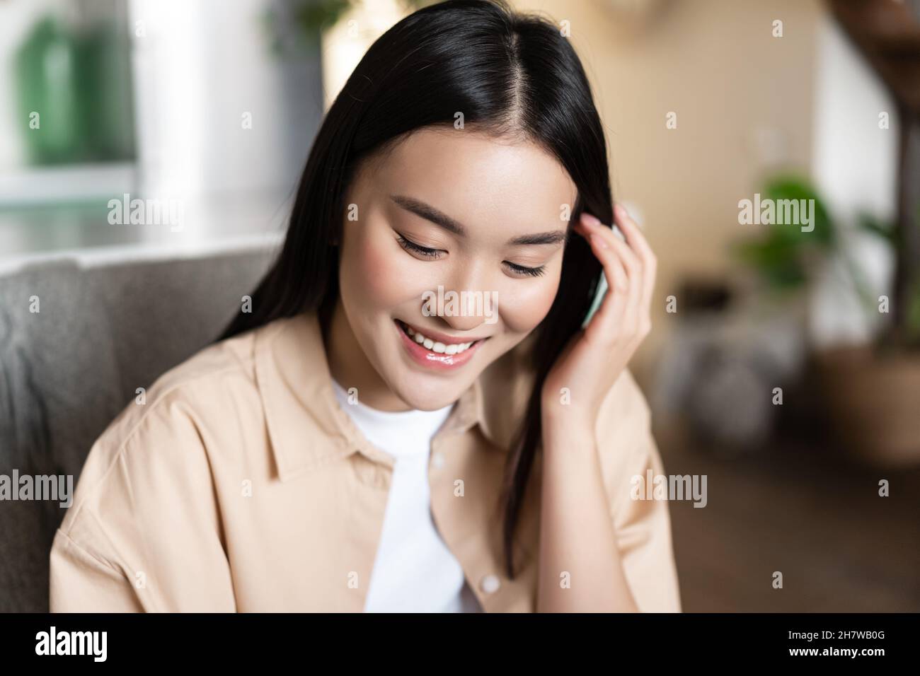 Jessie Meme Face Hair Behind Ear