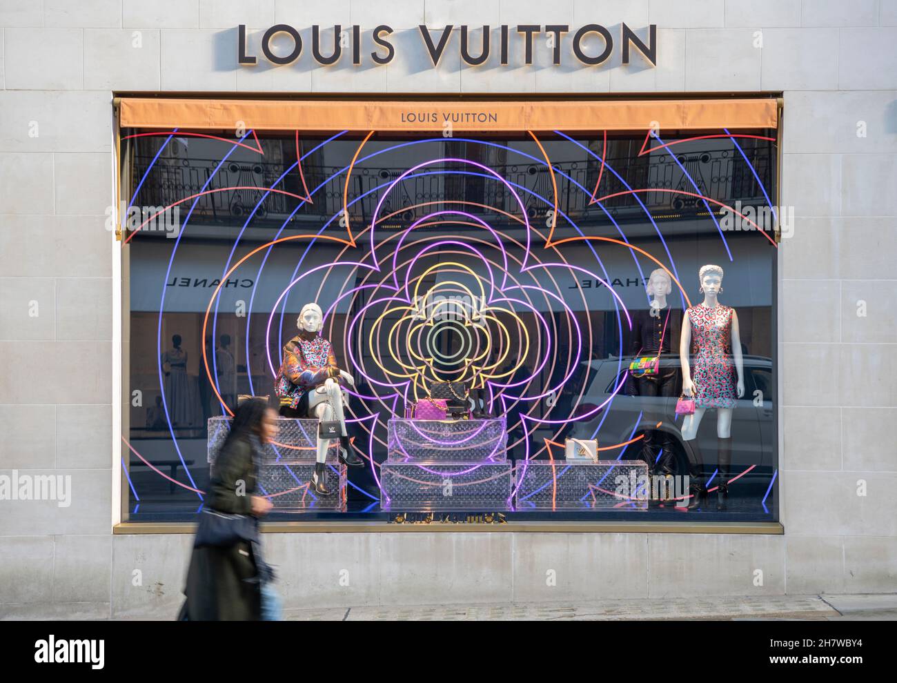 Louis Vuitton, New Bond Street in 2023  Window display, Display design, Louis  vuitton