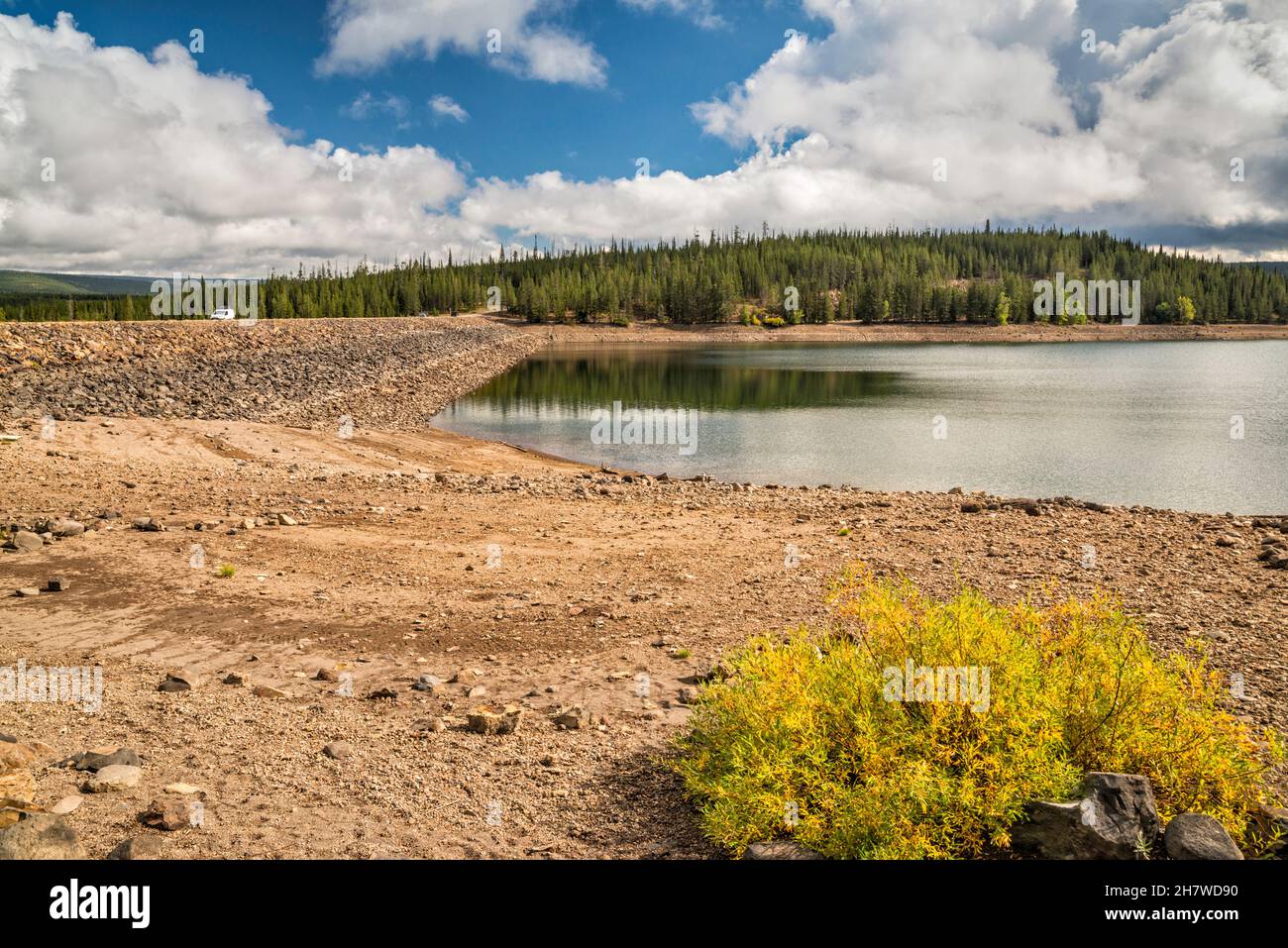 Grassy lake reservoir hires stock photography and images Alamy