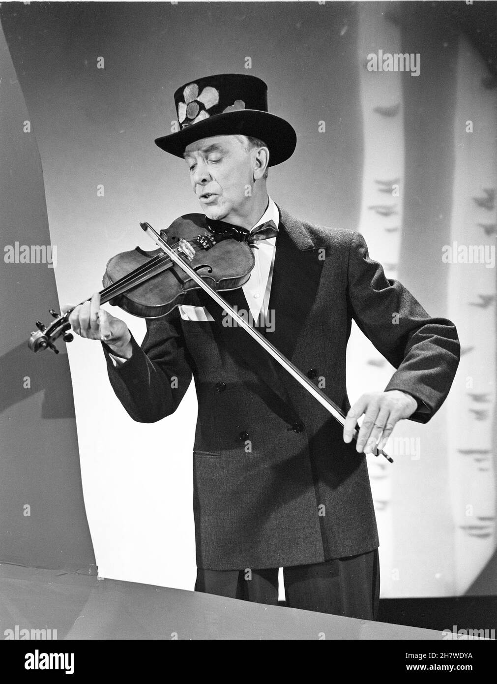 Karl Gerhard Swedish Legendary Actor And Playwrither Photo Bo Arrhed karl-gerhard-swedish-legendary-actor-and-playwrither-photo-bo-arrhed