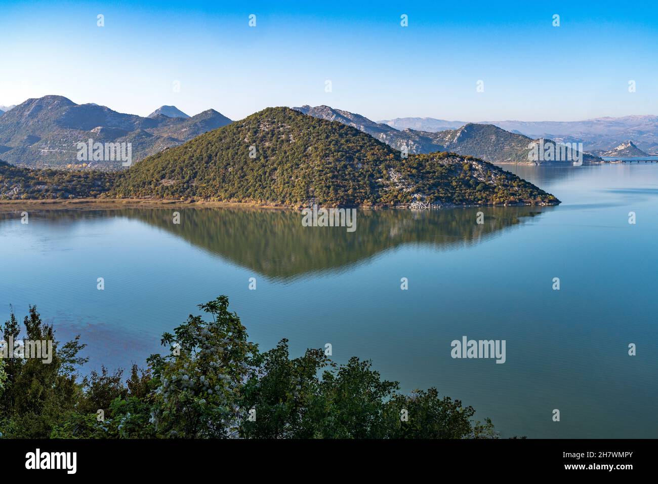 Blick über den Skutarisee, Montenegro, Europa  |  Skadar lake view, Montenegro, Europe Stock Photo