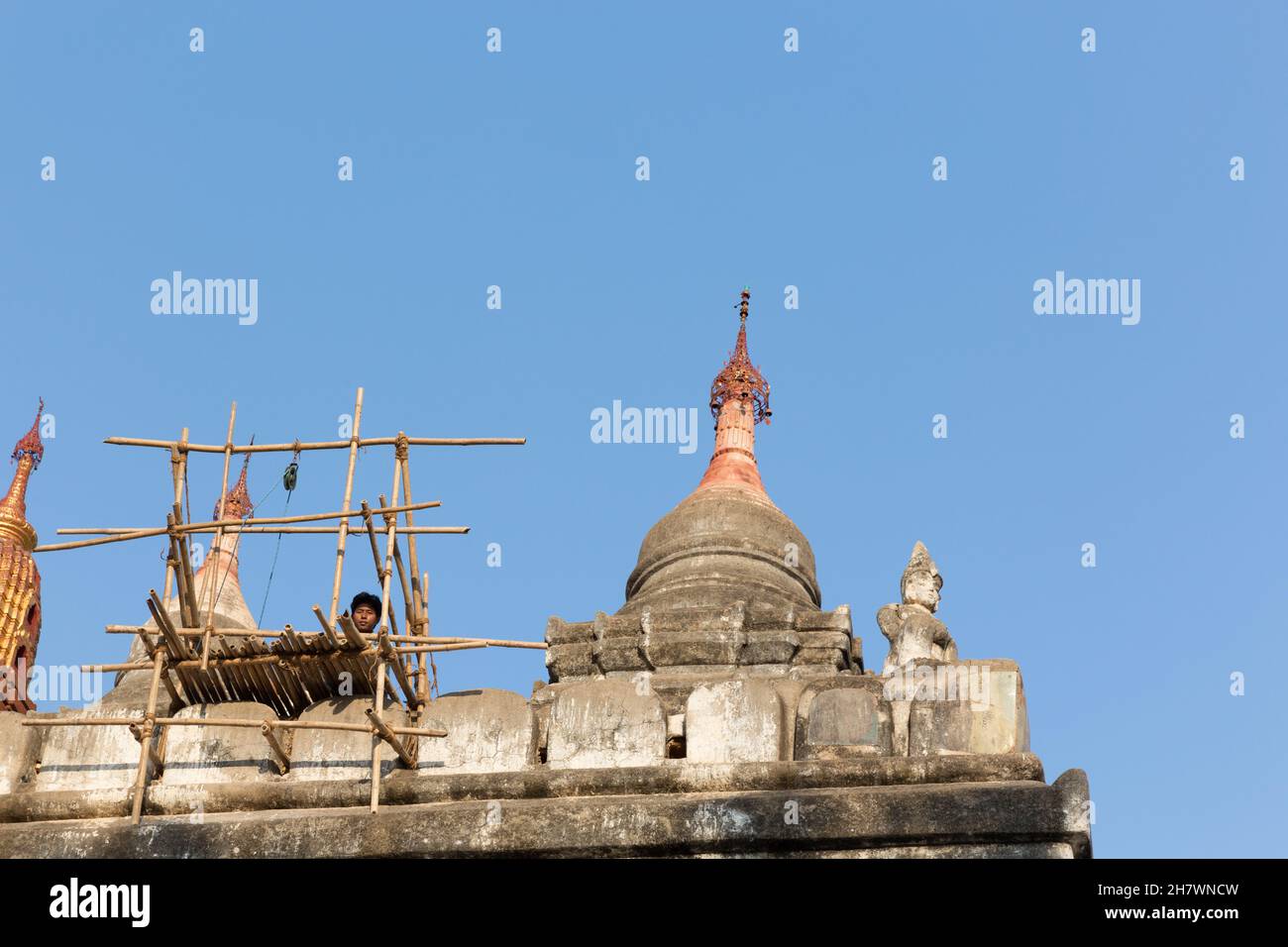 Myanmar, Bagan : Worker restoring Ananda Pahto Temple Stock Photo