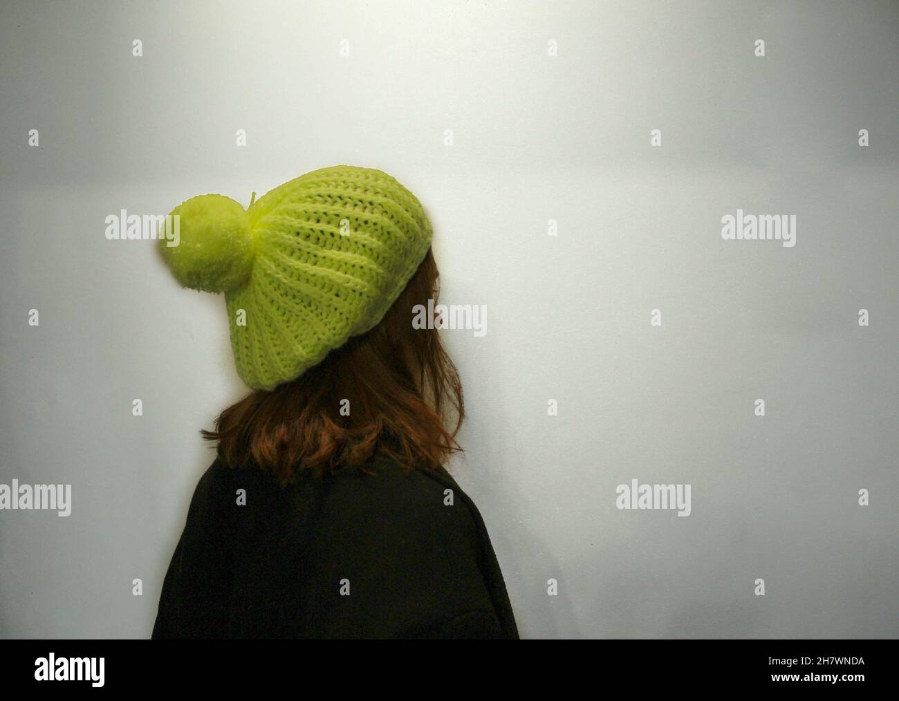 Woman in yellow beret hi-res stock photography and images - Alamy