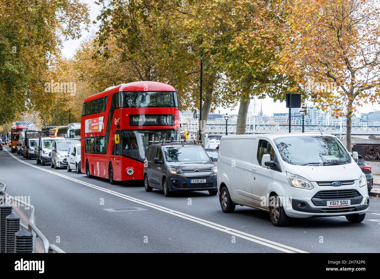 Traffic congestion westbound on the Victoria Embankment, Westminster, London, UK Stock Photo