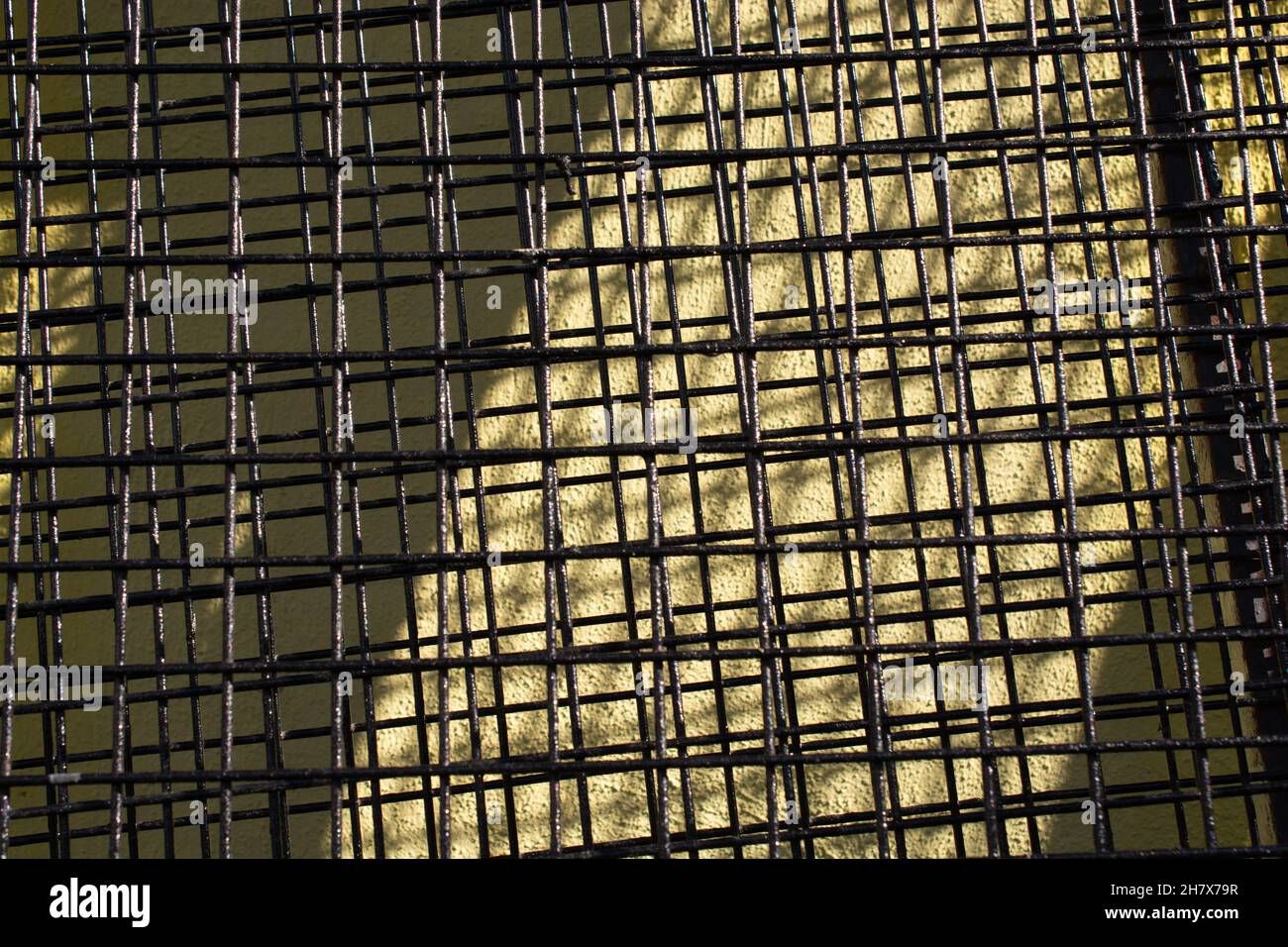Metal grid texture background with abstract pattern Stock Photo - Alamy