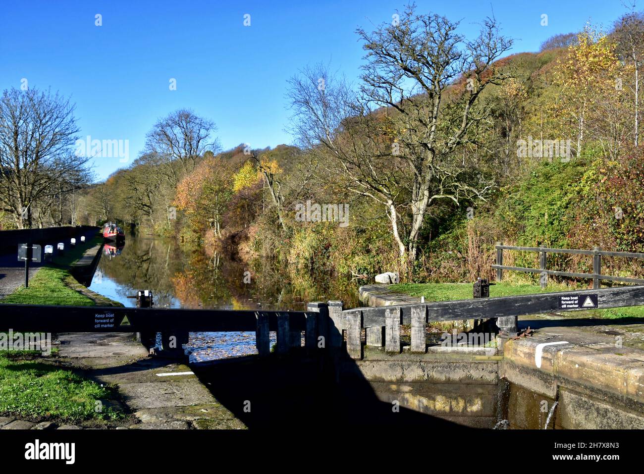 Broadbottom Lock on the Rochdale Canal. Stock Photo