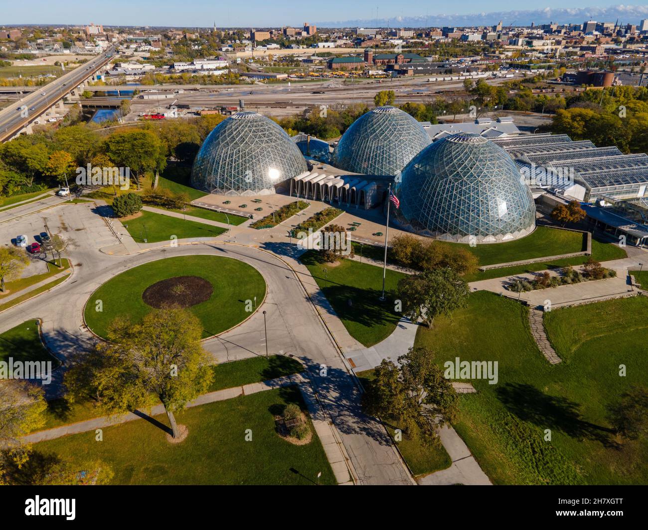 32 Mitchell Park Domes Stock Photos, High-Res Pictures, and Images - Getty  Images