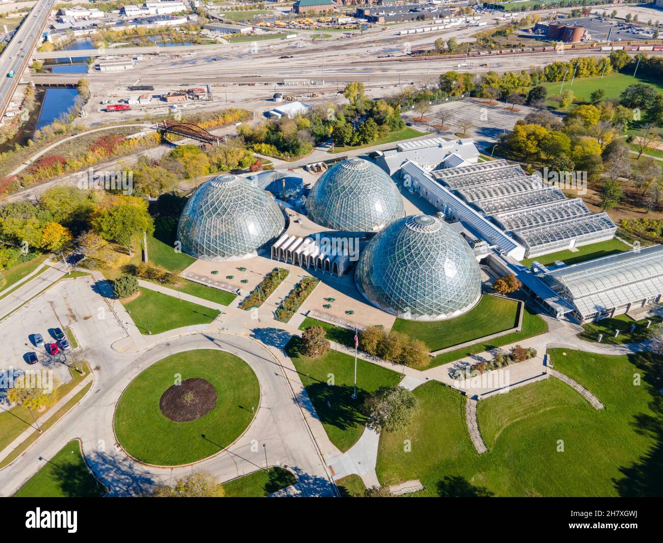 32 Mitchell Park Domes Stock Photos, High-Res Pictures, and Images - Getty  Images