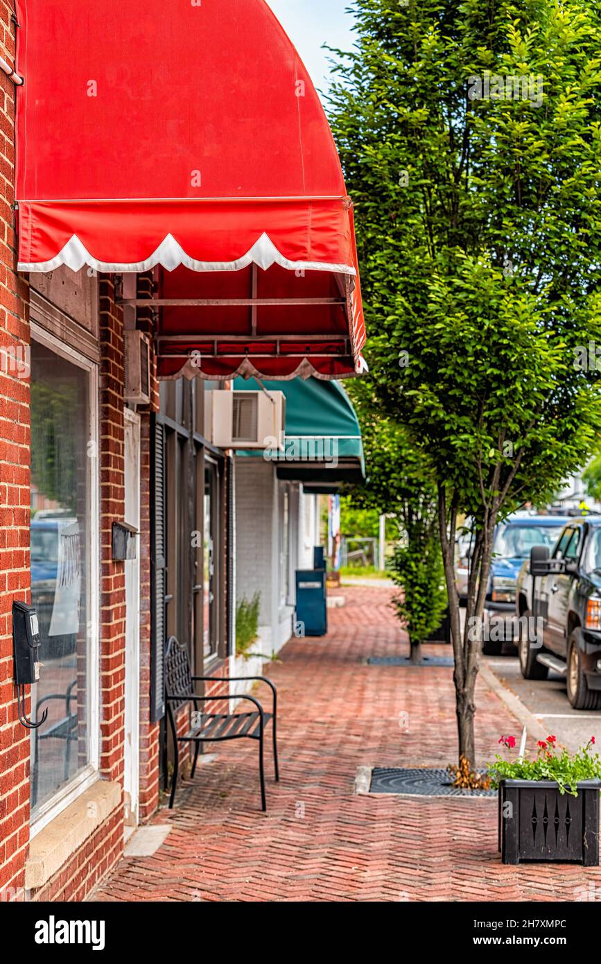 Mountain City main street road sidewalk in Johnson county Tennessee ski