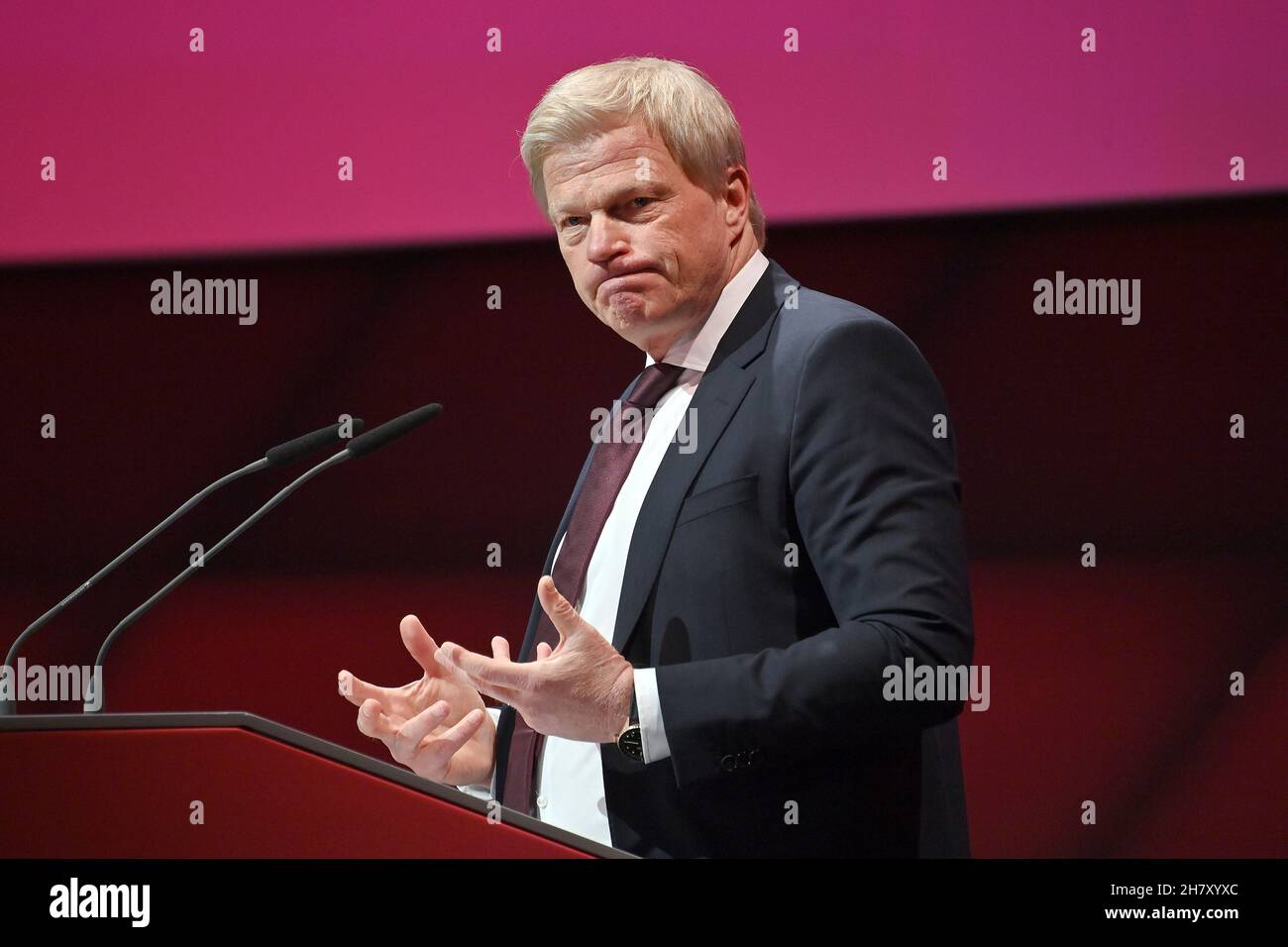 Oliver KAHN (Management Chairman FCB) at the lectern, gesture, speech ...