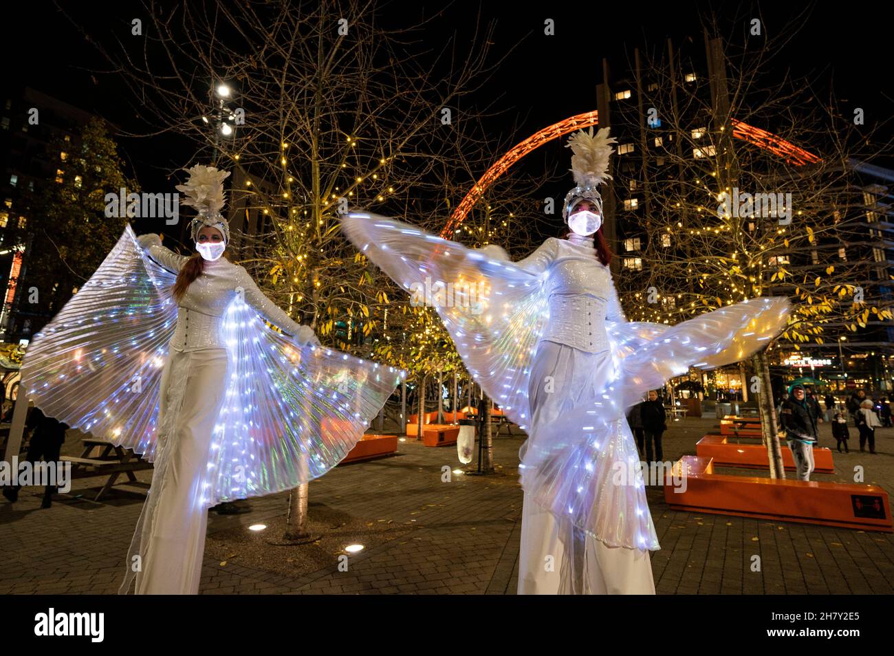 Free Toronto 2022 Christmas Events Tree Stilt Walkers High Resolution Stock Photography And Images - Alamy