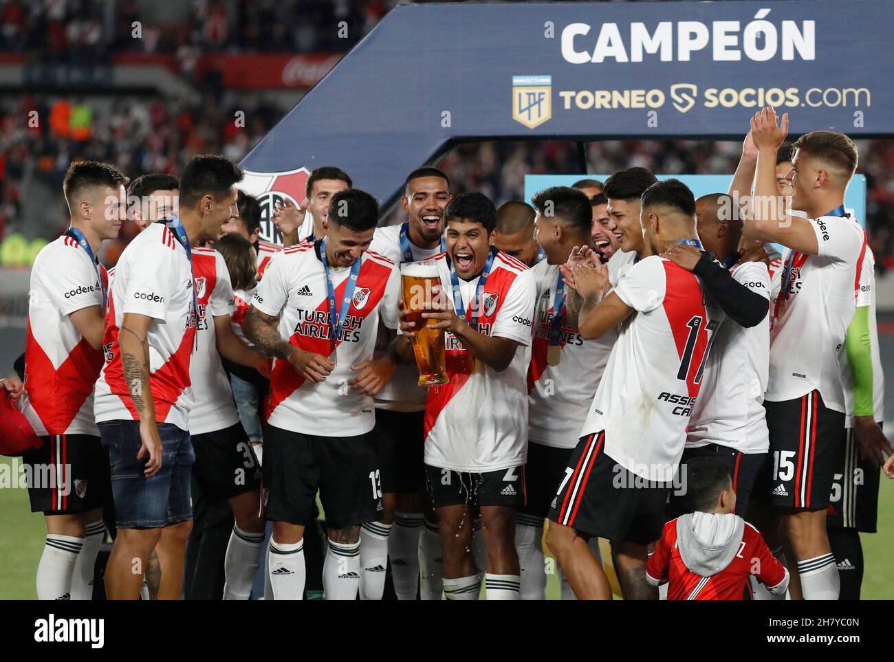 Soccer Football - Argentina Primera Division - River Plate v Racing Club -  Estadio Monumental, Buenos Aires, Argentina - November 25, 2021 River Plate  players celebrates winning the Argentina Primera Division REUTERS/Agustin  Marcarian Stock Photo - Alamy