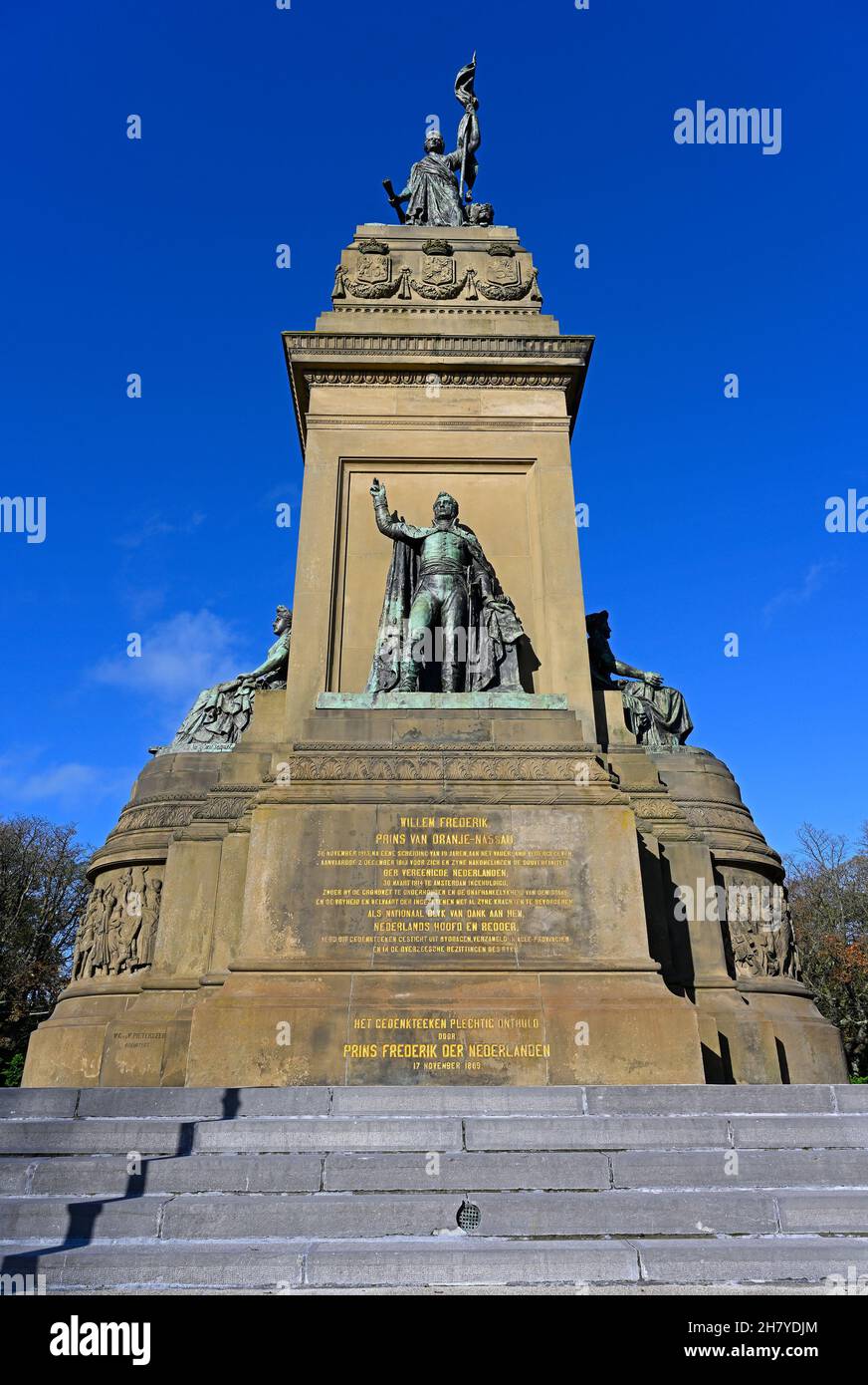 den haag / netherlands - 2021-11-05: monument prince frederick of the netherlands (1791-1881)  --  [credit: joachim affeldt - larger format available Stock Photo