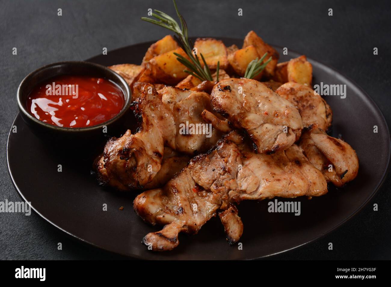 Grilled Marinated boneless skinless chicken thighs((Pargiot