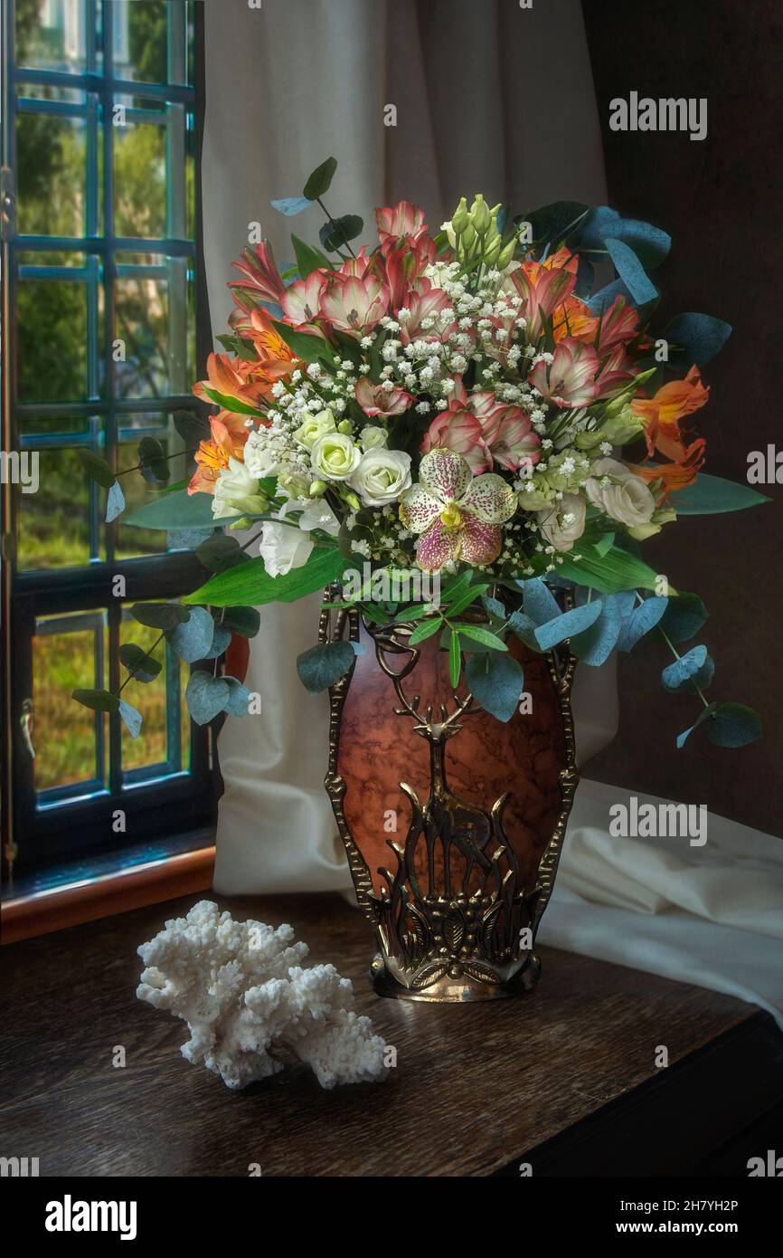 Still life with luxurious bouquet of flowers Stock Photo - Alamy