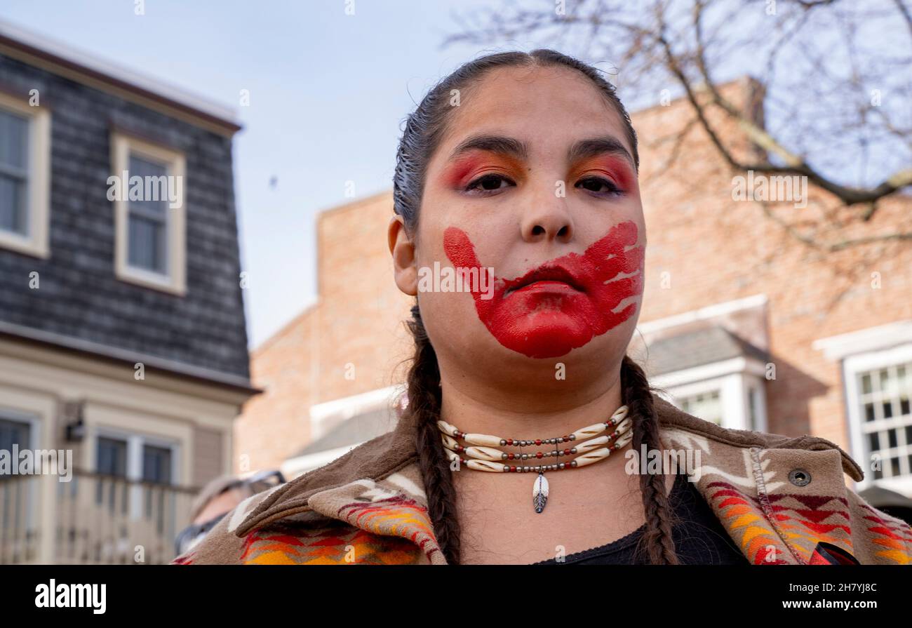 Page 3 - Red Indians Tribe High Resolution Stock Photography and Images -  Alamy