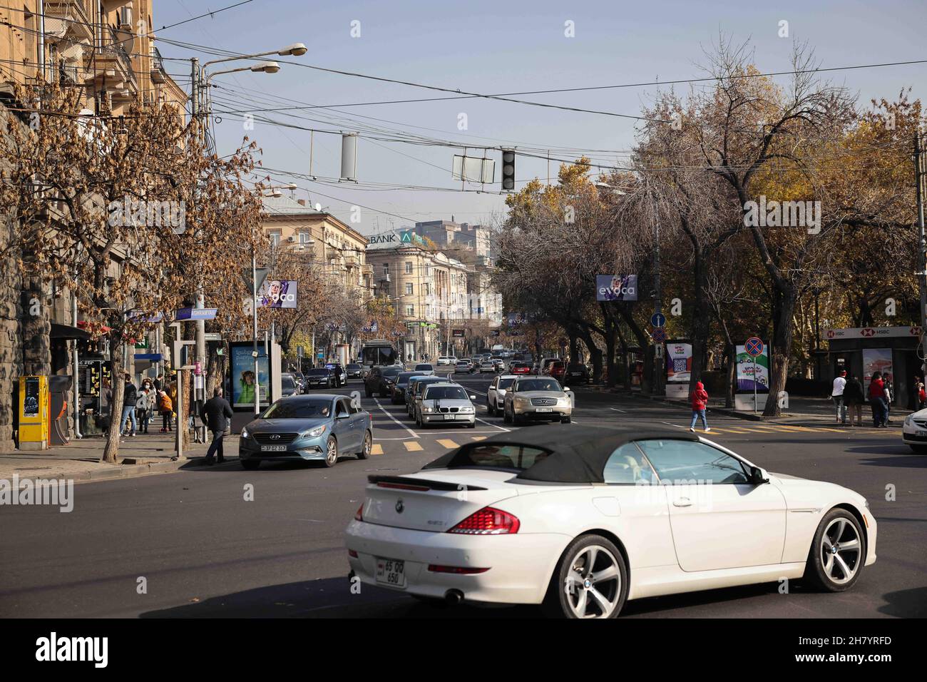 Jerewan, Armenia. 14th Nov, 2021. Numerous vehicles are traveling on a downtown thoroughfare. Credit: Christian Charisius/dpa/Alamy Live News Stock Photo