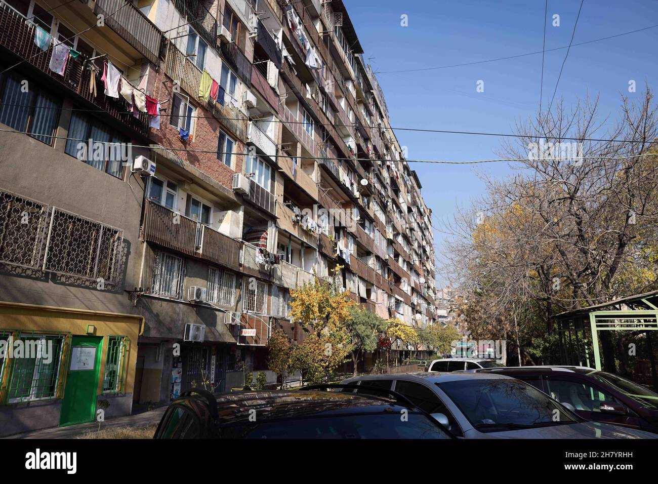 Jerewan, Armenia. 14th Nov, 2021. Cars parked in front of a downtown apartment building. Credit: Christian Charisius/dpa/Alamy Live News Stock Photo