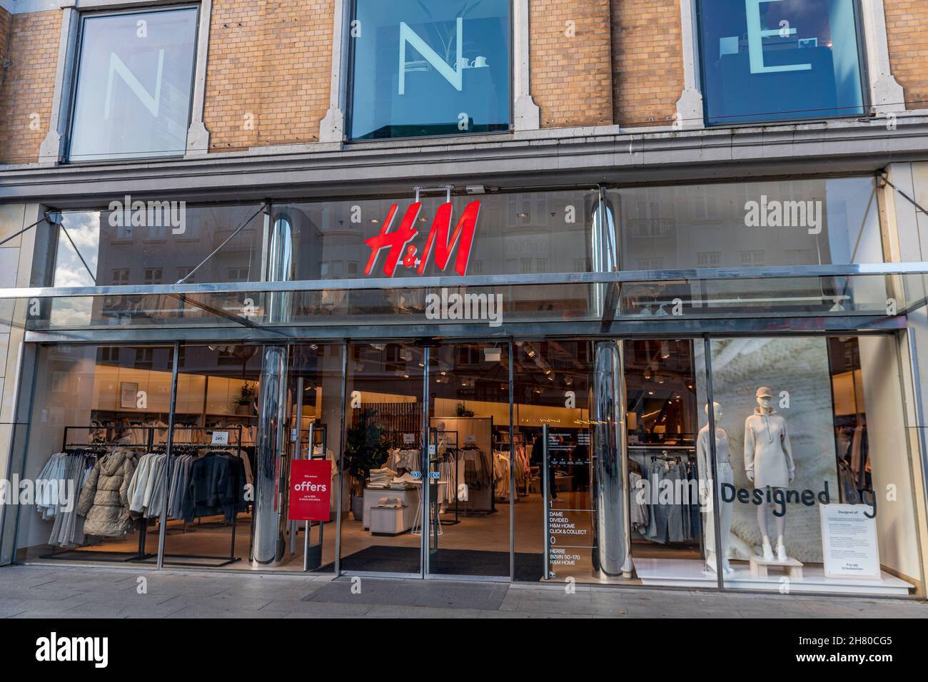 H&m fashion consumerism hi-res stock photography and images - Page 3 - Alamy