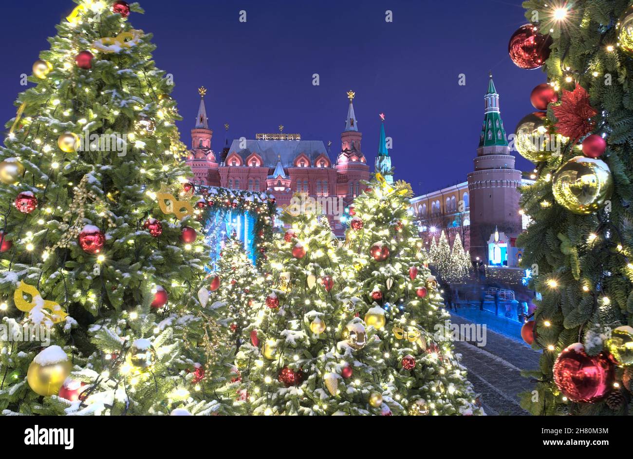 Christmas trees near the Kremlin in Moscow Stock Photo - Alamy