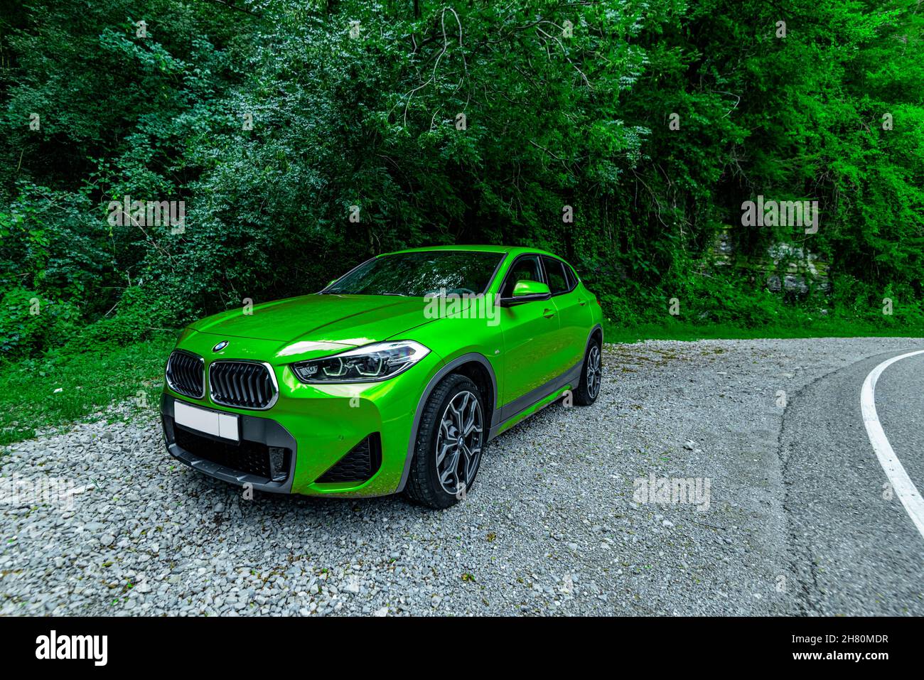Green bmw hi-res stock photography and images - Alamy