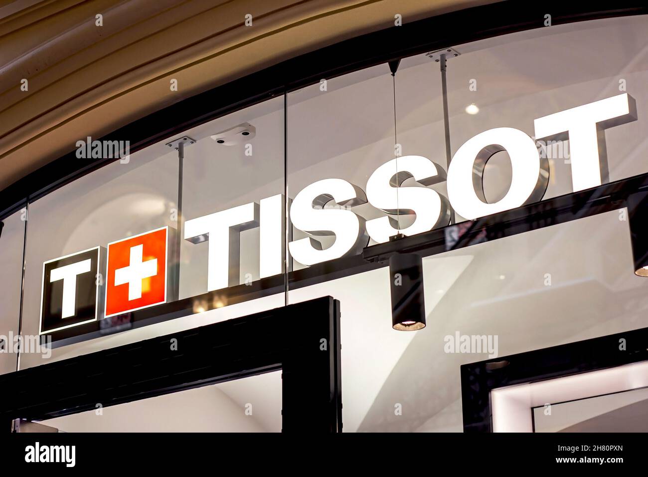 MOSCOW, RUSSIA - AUGUST 10, 2021: Tissot brand retail shop logo signboard on the storefront in the shopping mall. Stock Photo