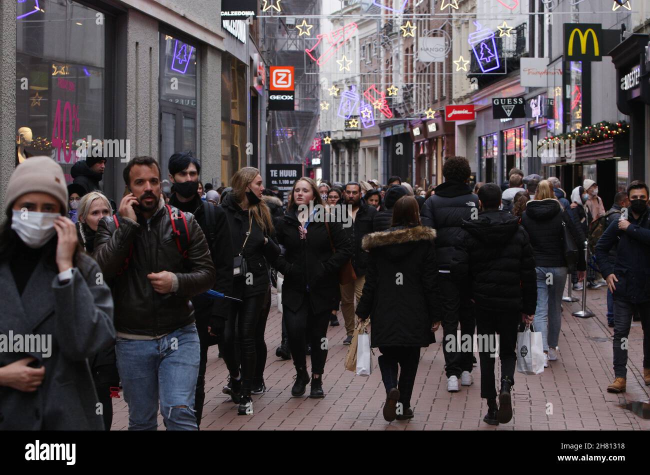 Kalverstraat street hi-res stock photography and images - Alamy