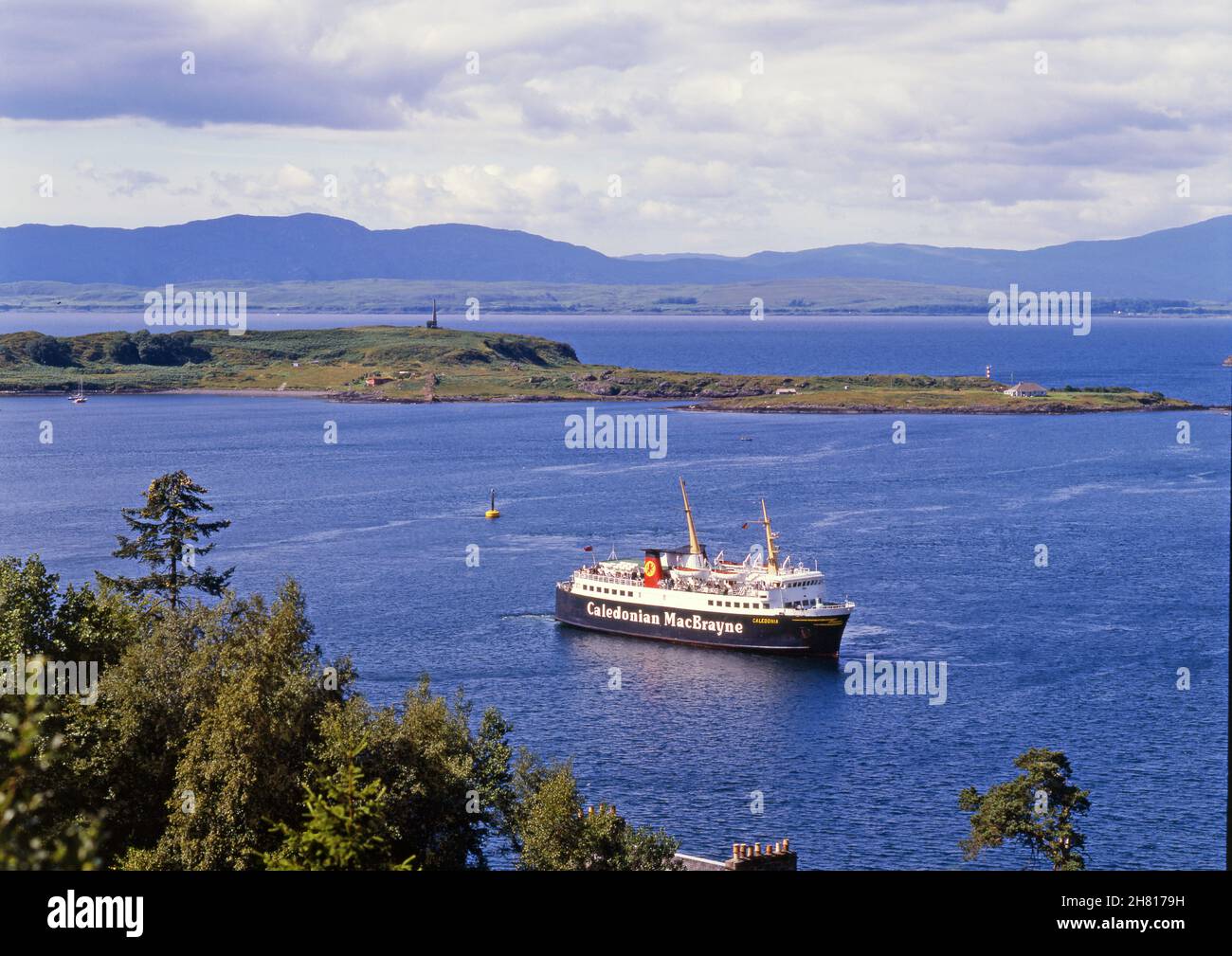 The MV caledonia arrives at Oban 1980's Stock Photo