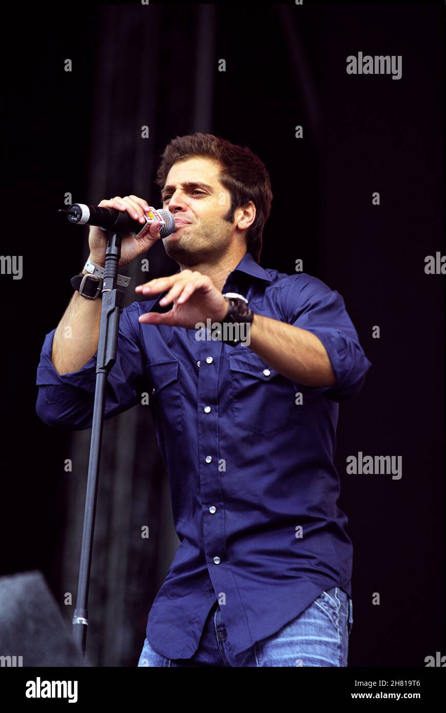 David Charvet on stage at the BRMB Birmingham Party in the Park, held at Birmingham City Football Club, Birmingham. 6th July 2002. Stock Photo