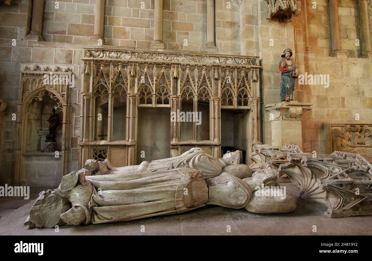 SOUVIGNY, ALLIER, FRANCE, NOVEMBER 02, 2011 : chapel with tomb of the bourbons in  prioy church Saint Pierre Saint Paul Stock Photo