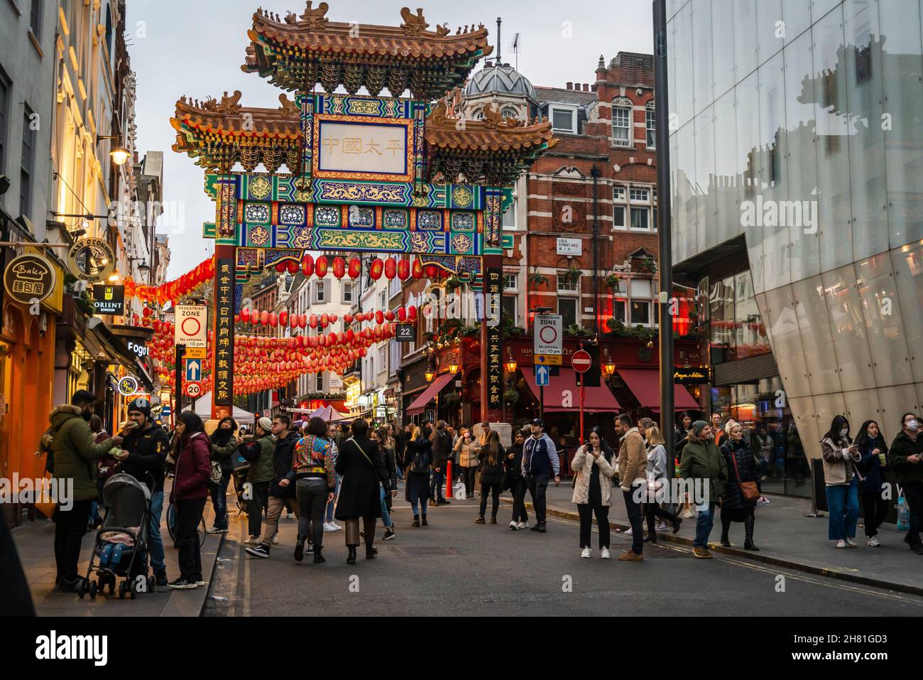 Christmas shopping in Chinatown,London, England, UK Stock Photo Alamy
