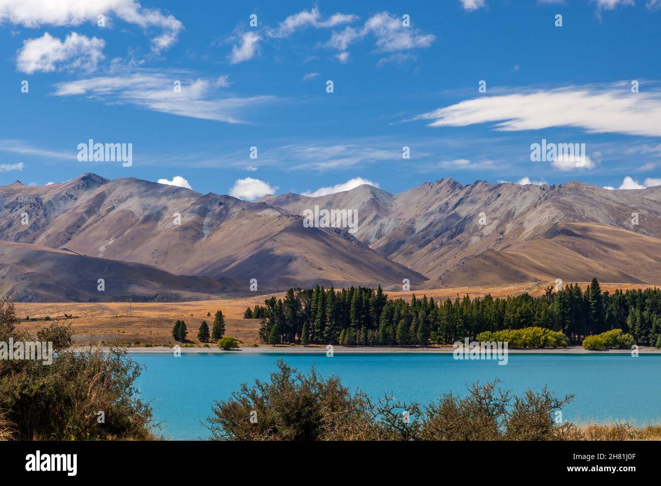 Scenic view of colourful Lake Tekapo in New Zealand Stock Photo - Alamy