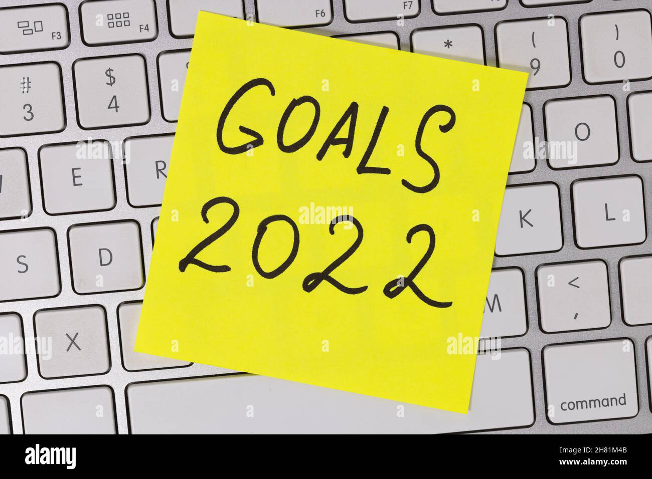 goals 2022 sticky note on keyboard. Business concept. Stock Photo