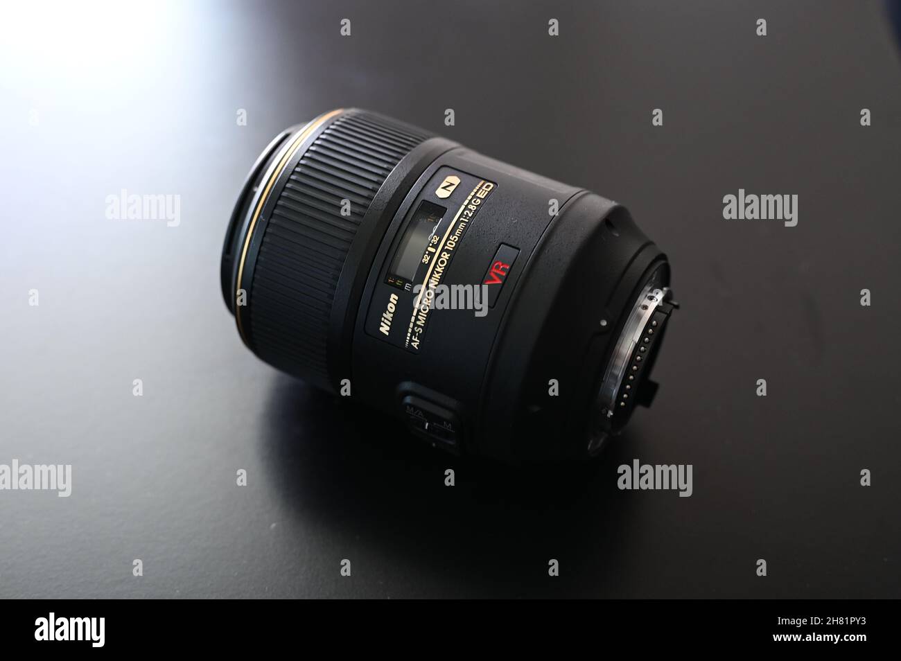 Nikon nikkor macro lens f-mount Stock Photo - Alamy