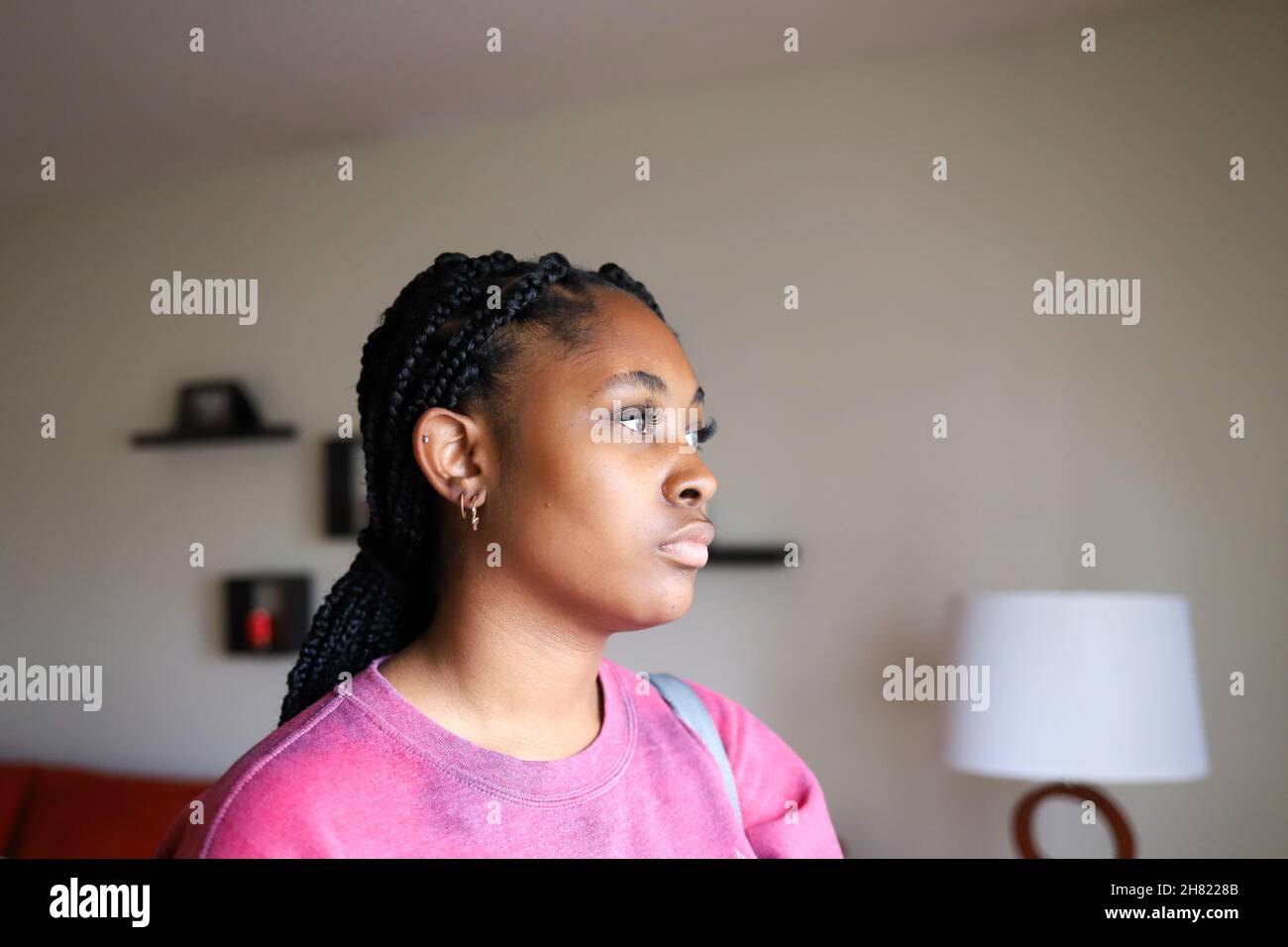 Lonely black woman hi-res stock photography and images - Alamy