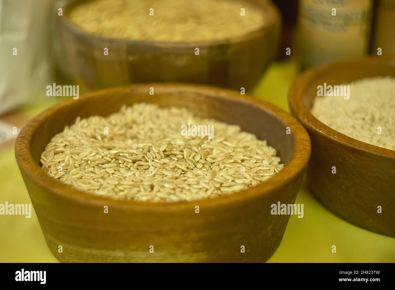 Bowl of whole rice detail Stock Photo Alamy