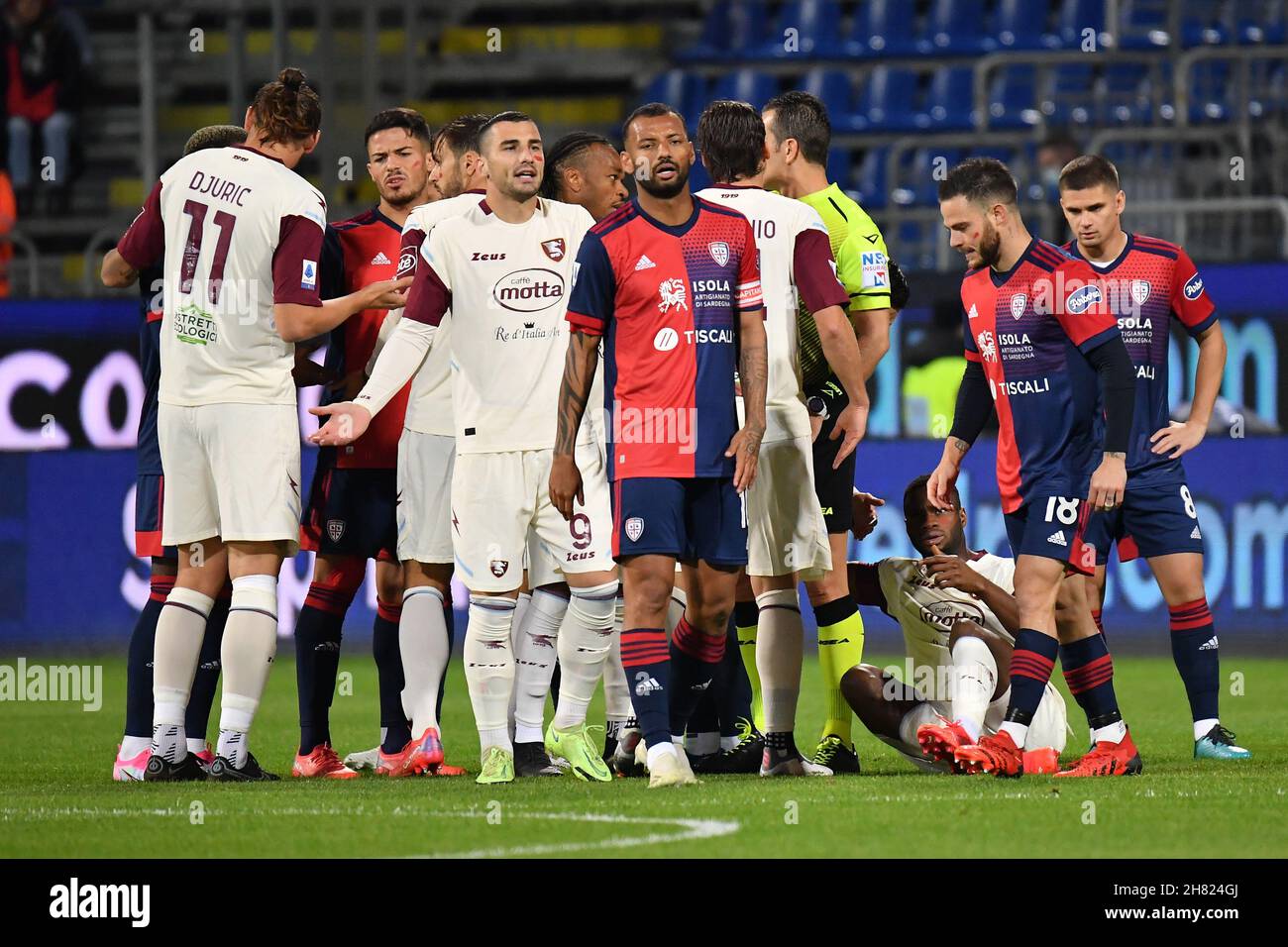 Cagliari, Italy. 26th Nov, 2021. Galvao Joao Pedro of Cagliari Calcio  during Cagliari Calcio vs US Salernitana, italian soccer Serie A match in  Cagliari, Italy, November 26 2021 Credit: Independent Photo Agency/Alamy, image size:1300x956