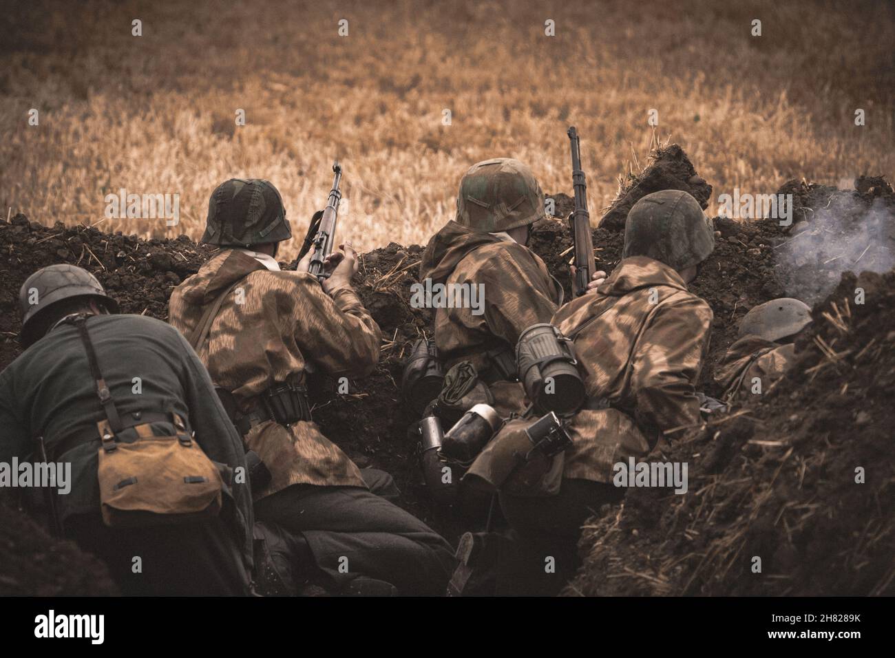 Soldiers helmet hi-res stock photography and images - Alamy