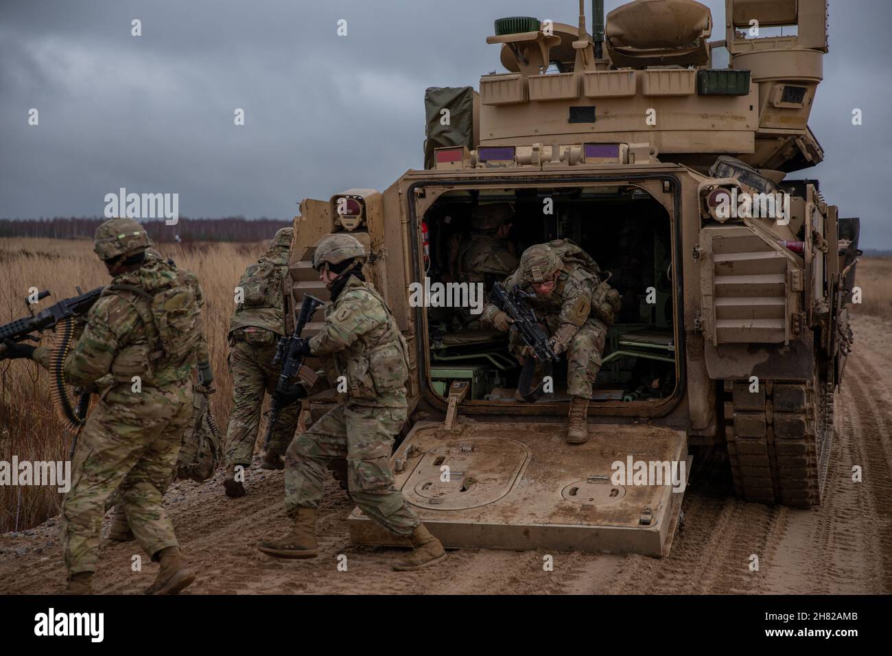 Soldiers with 3rd Battalion, 66th Armored Regiment (3-66), 1st Armored ...