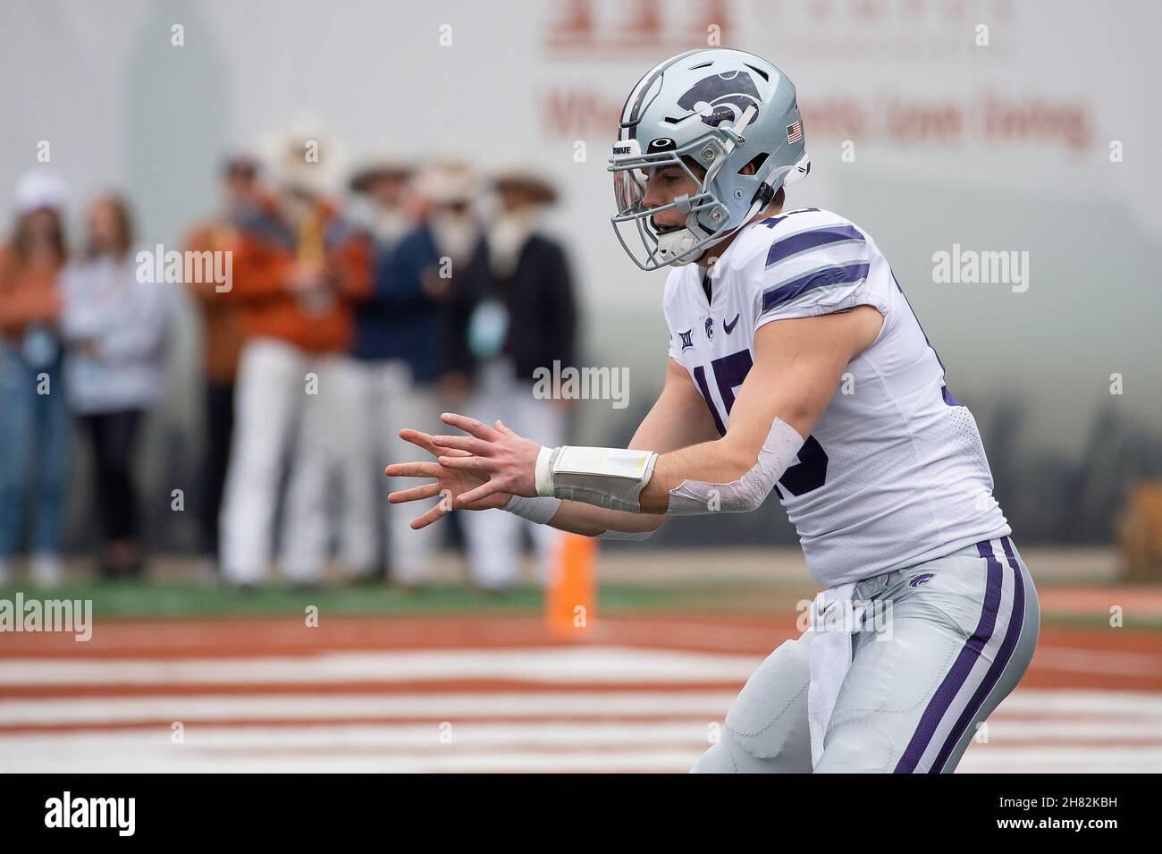 Texas, USA. 26th Nov, 2021. November 26, 2021: Kansas State Quarterback  Will Howard #15 in action during the NCAA Football game between Texas  Longhorns at Darrell K. Royal Texas Memorial Stadium in