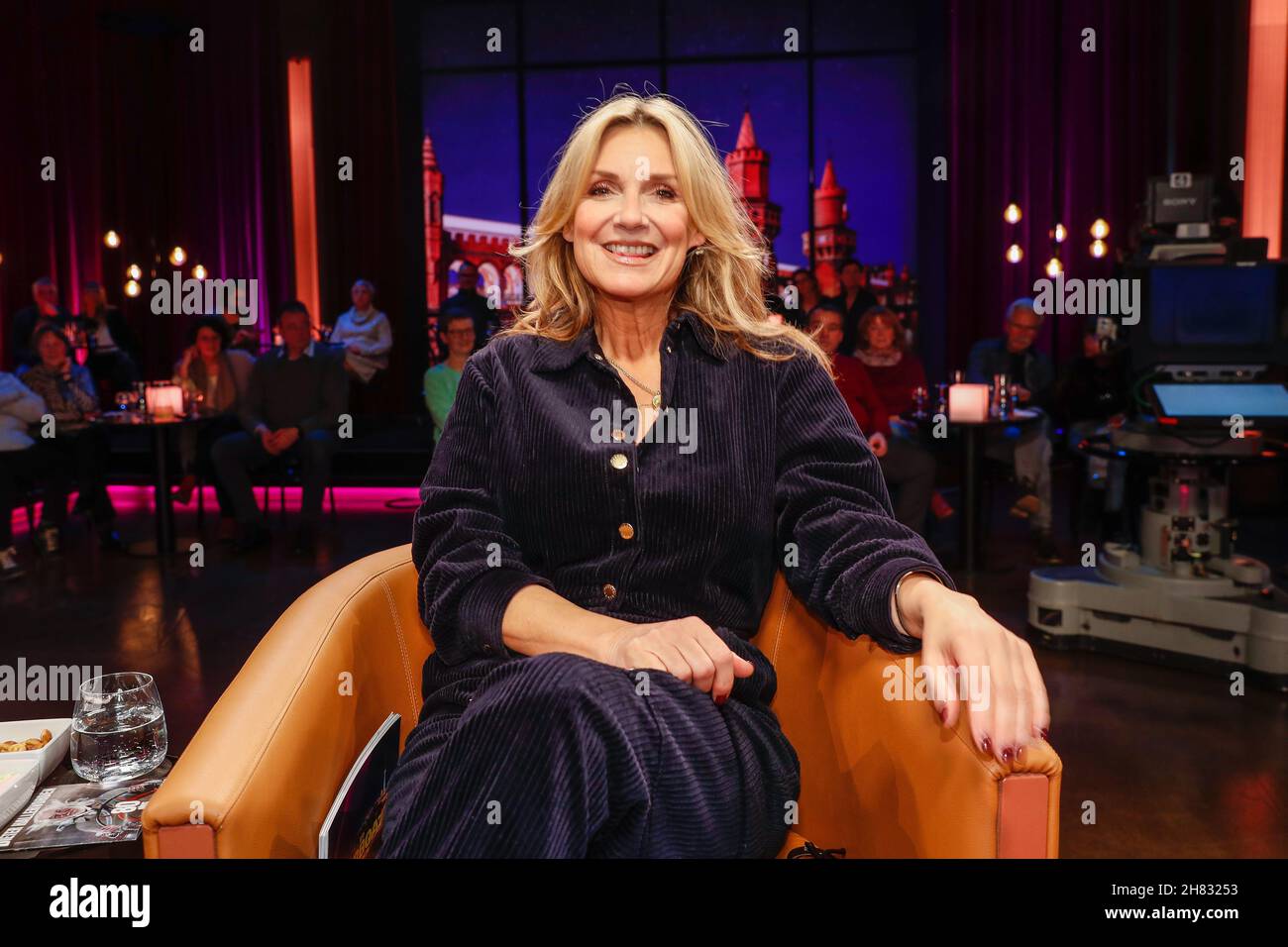 Berlin, Germany. 26th Nov, 2021. Kim Fisher is at the photo shoot of the RBB show Riverboat in the RBB studio. Credit: Gerald Matzka/dpa/Alamy Live News Stock Photo