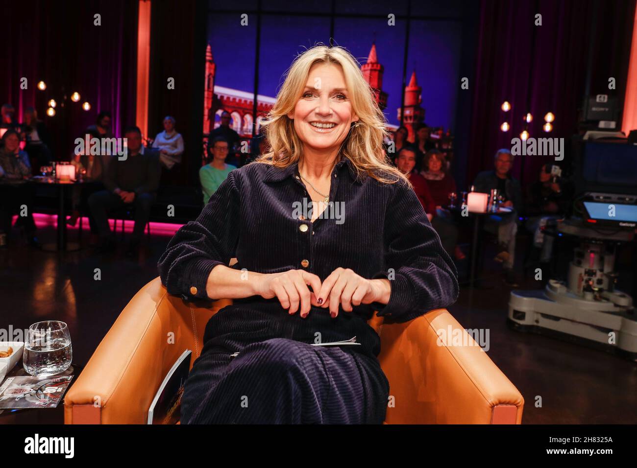Berlin, Germany. 26th Nov, 2021. Kim Fisher is at the photo shoot of the RBB show Riverboat in the RBB studio. Credit: Gerald Matzka/dpa/Alamy Live News Stock Photo