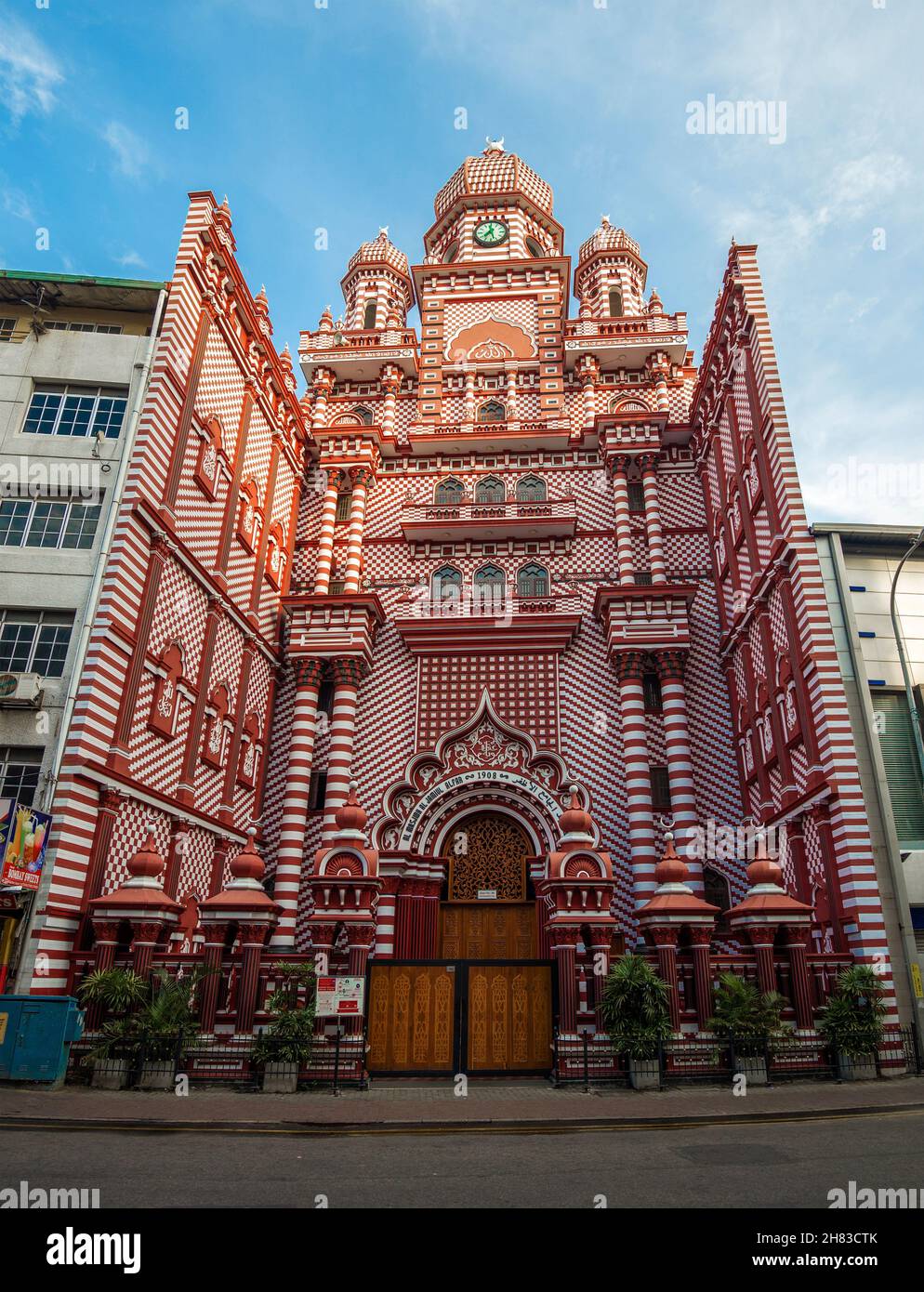 COLOMBO, SRI LANKA - FEBRUARY 22, 2020: Jami Ul-Alfar Masjid Mosque (Red Mosque) close-up on a sunny morning Stock Photo