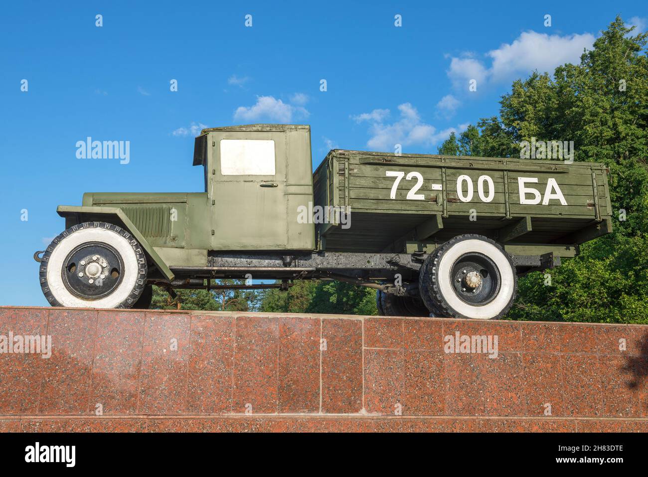 BRYANSK, RUSSIA - JULY 05, 2021: Soviet truck ZIS-5 (Uralzis) close-up on a sunny day. Fragment of the memorial to military drivers in the vicinity of Stock Photo